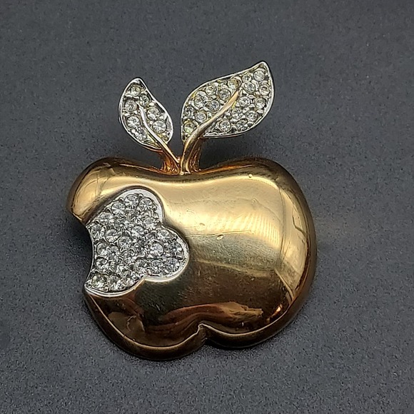 Signed Keyes Gold Tone Apple Rhinestone Brooch Teacher Gift Vintage Costume - Picture 10 of 10